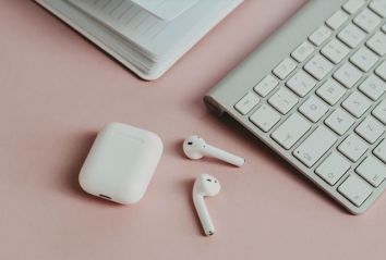 3-best-airpods-deals-you-can-get-right-now-on-amazon