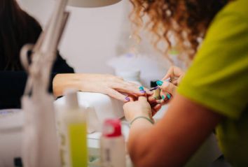 best-nail-salons-in-new-york-city