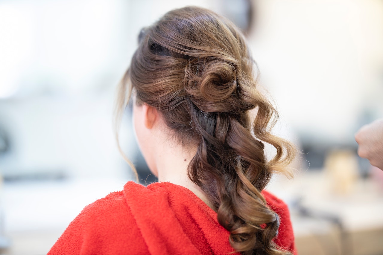 simple-and-quick-hairstyles-for-working-women